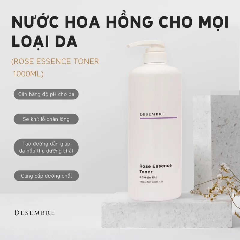 Toner hoặc essence cấp ẩm hỗ trợ làm dịu và chuẩn bị bề mặt da trước khi sử dụng sản phẩm đặc trị.